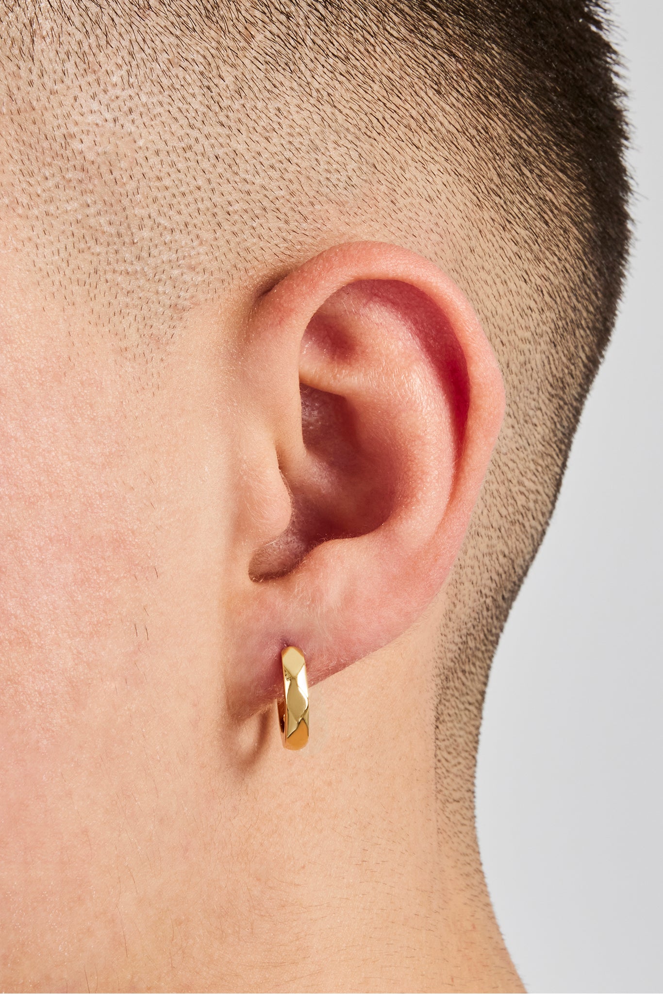 Pyramiden-Creolen – Gold – 12 mm